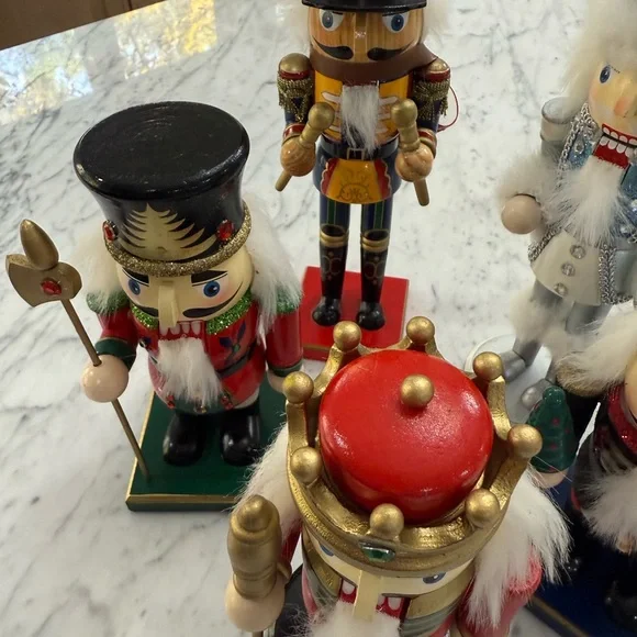 Vintage Set of 5 Colorful Nutcracker Christmas Figurines - Picture 14 of 14